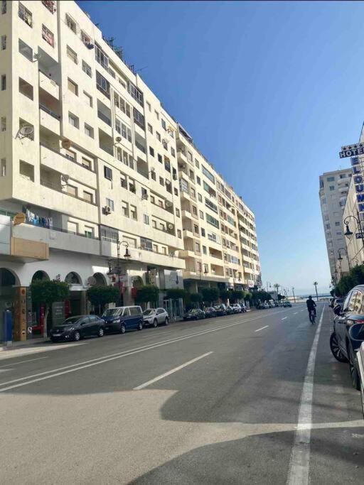 Apartment Oumnia 1 - City Center Танжер Екстериор снимка