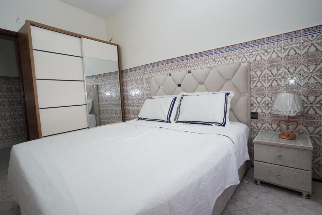 Apartment Oumnia 1 - City Center Танжер Екстериор снимка